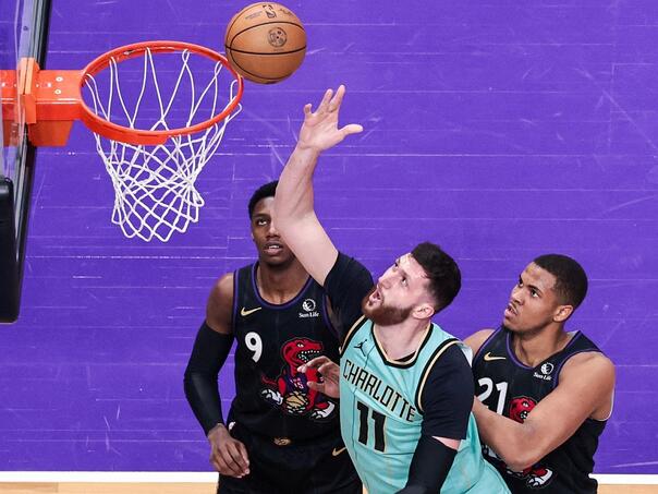 Nurkić je opet onaj stari! Pogledajte sve njegove poene protiv Toronta