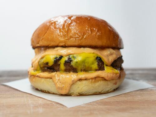 Nutricionista otkriva: Svaki cheeseburger koji pojedemo skraćuje naš život