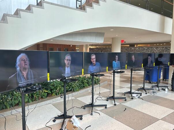 O genocidu u Srebrenici u New Yorku: Niko od ljudi koji su radili na ovoj izložbi nije trebao biti živ