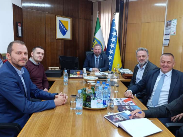 O mogućnostima saradnje Ministarstva za privredu ZDK, Američke trgovinske komore i sajma ZEPS