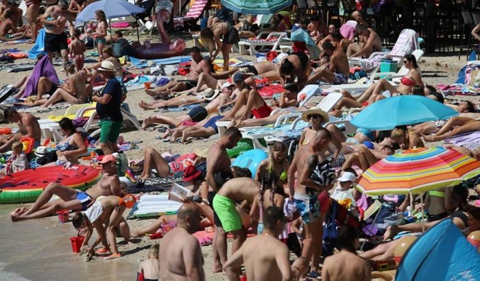 Obavezna maska i testiranje na covid-19 odbija turiste
