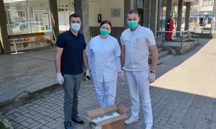 Obavezna upotreba maski i na svim javnim prostorima u TK