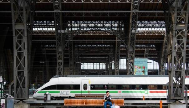 Obavezni dvosedmični karantin za sve koji dolaze u Njemačku