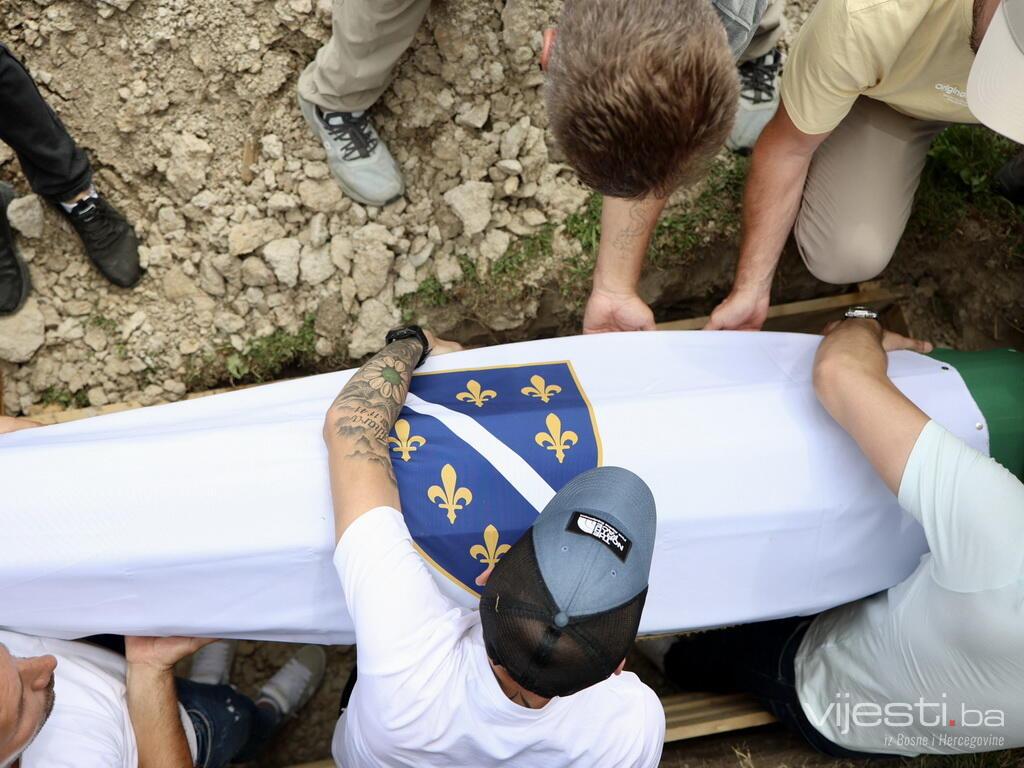 Obavljen ukop deset žrtava genocida u Srebrenici