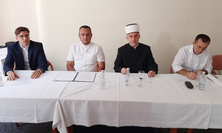 Kolektivna dženaza za 12 prijedorskih žrtava 20. jula