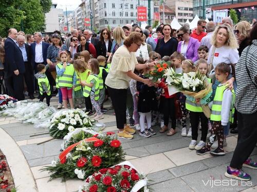 Foto: Obilježen Dan sjećanja na ubijenu djecu opkoljenog Sarajeva