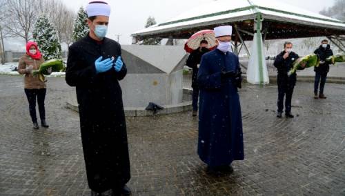 Obilježena 17. godišnjica od prve dženaze u Potočarima