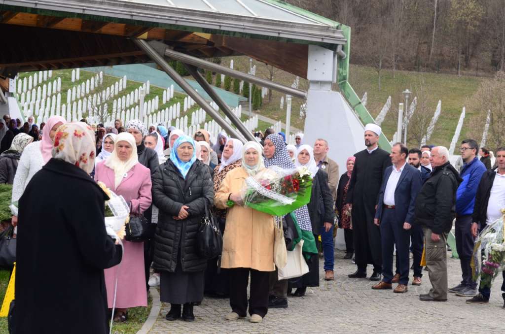 Obilježena 19. godišnjica prve dženaze i ukopa žrtava genocida u Potočarima