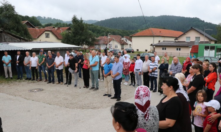 Obilježena 28. godišnjica masakra u Tarčinu