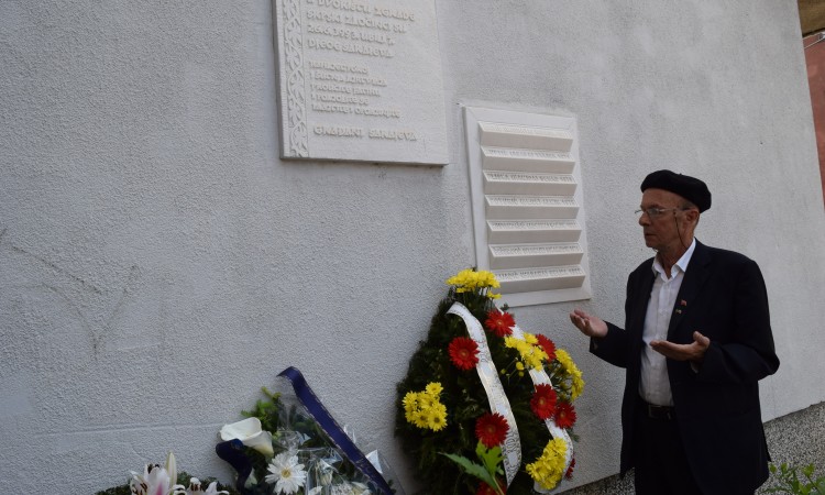 Obilježena 28. godišnjica ratnog stradanja sedmoro djece u ulici Bakarevića