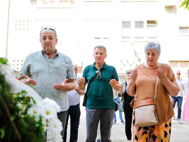 Obilježena 29. godišnjica ubistva troje djece u ulici Dženetića Čikma 10