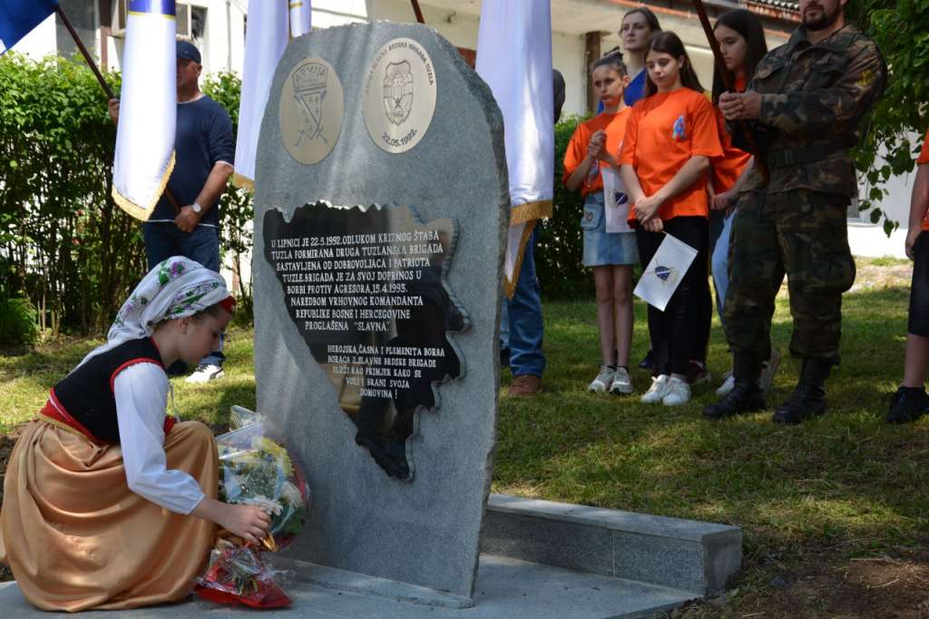 Obilježena 30. godišnjica formiranja Druge tuzlanske slavne brigade Armije RBIH