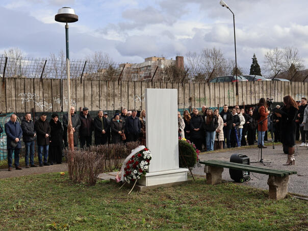 Obilježena 32. godišnjica masakra u ulici Oslobodilaca Sarajeva na Dobrinji