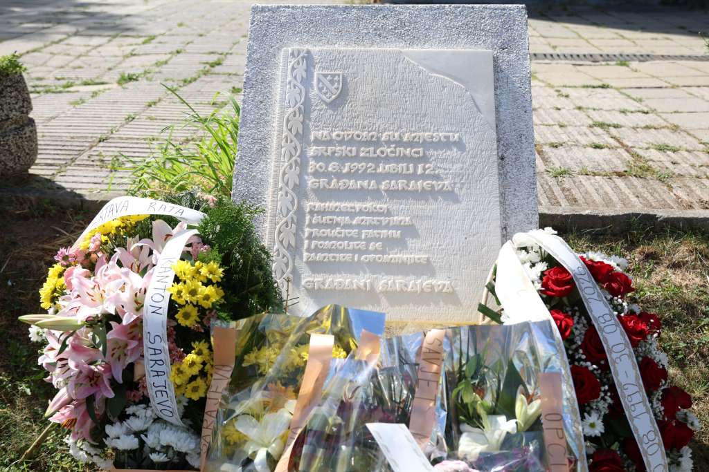 Obilježena 34. godišnjica ubistva jedanaest Sarajlija na Trgu solidarnosti