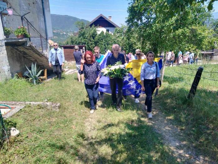 Obilježena 34. godišnjica "žive lomače"  na Bikavcu gdje je spaljeno 70 Bošnjaka