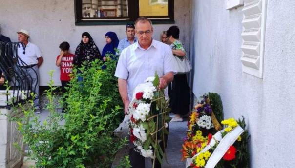 Obilježena godišnjica masakra u ulici Bakarevića u kojem je ubijeno sedmero djece