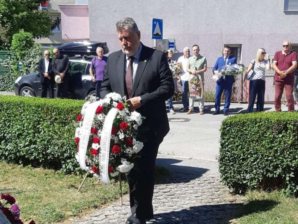 Obilježena godišnjica masakra u ulici Hakije Turajlića na Dobrinji
