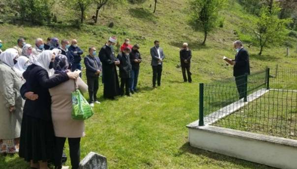 Srebrenica: Obilježena godišnjica zločina nad bošnjačkim civilima
