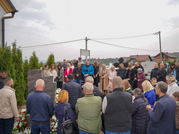 Obilježena godišnjica pogibije policajca Ozrena Marana u Bosanskom Novom