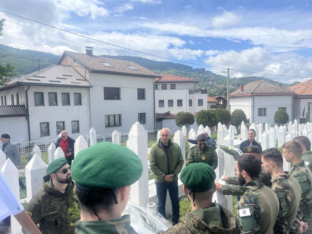 Obilježene 34 godine od pogibije Envera Šakića - Ene