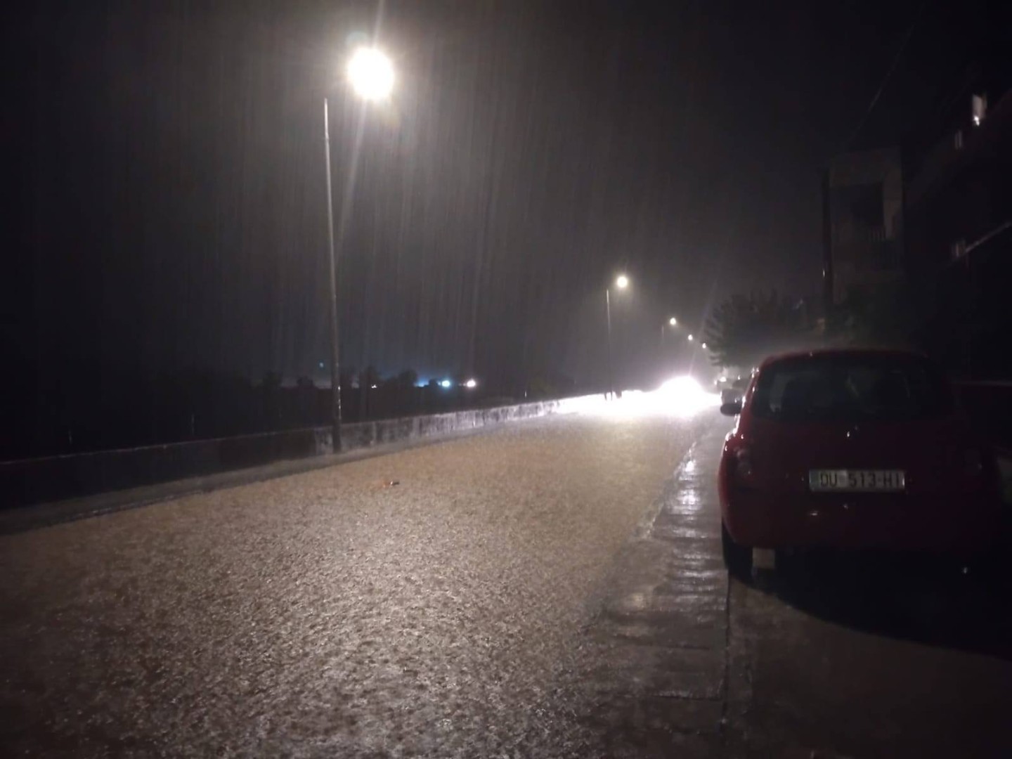 Obilna kiša pogodila jug Dalmacije: Poplave u Pločama i na Pelješcu