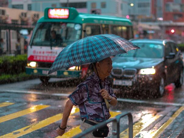 Obilne kiše izazvale bujične poplave u Hong Kongu