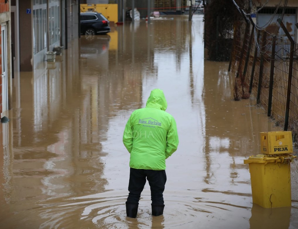 Obilne kiše izazvale poplave širom Kosova, zapad zemlje najugroženiji