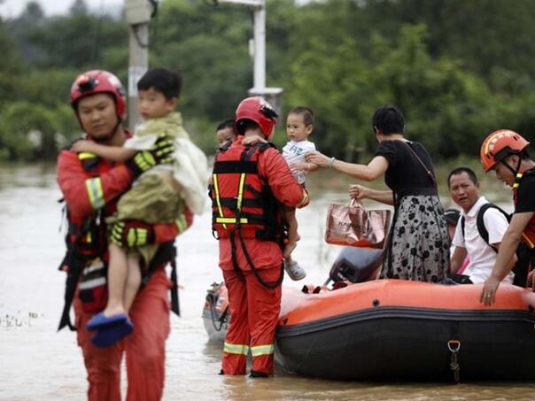 Obilne kiše na jugu Kine: Poginule četiri osobe, hiljade ih se evakuiše iz domova