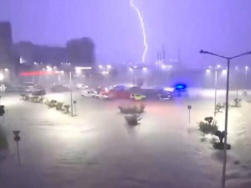 Obilne padavine pogodile Grčku, putevi blokirani