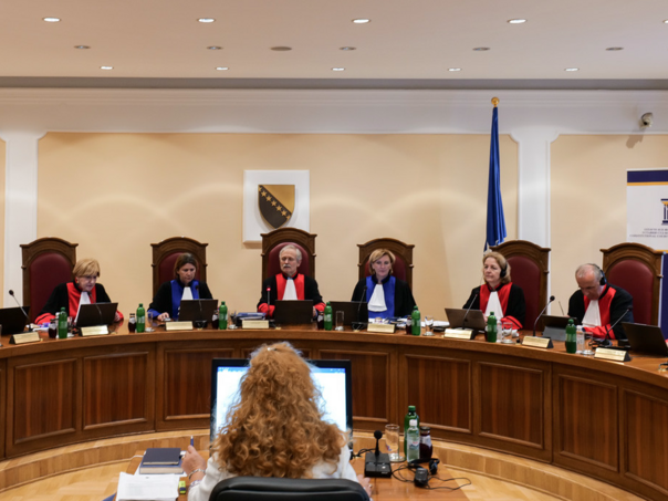 Objašnjenje Ustavnog suda BiH: Nepoštivanje odluka visokog predstavnika ostaje krivično djelo