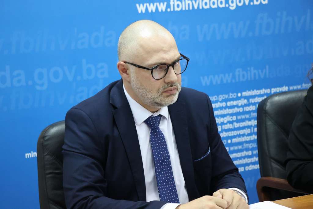 Objavljen konkurs za prijem zaposlenika u osnovne i srednje škole TK