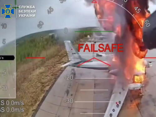 Objavljen novi spektakularni video ukrajinskog napada na ruske avione