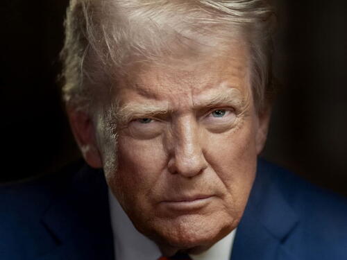 Objavljen novi zvanični portret: Ozbiljan pogled, nova kravata i crna pozadina