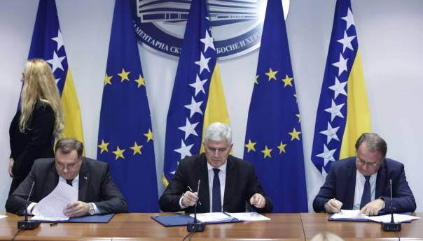 Objavljen tekst sporazuma HDZ-a, SNSD-a i Osmorke