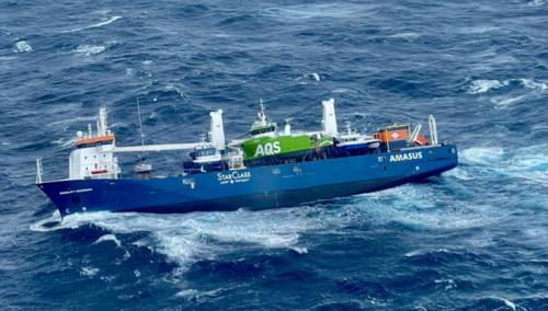 Objavljen video dramatičnog spašavanja posade nizozemskog teretnog broda