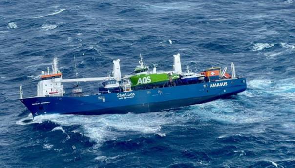 Objavljen video dramatičnog spašavanja posade nizozemskog teretnog broda