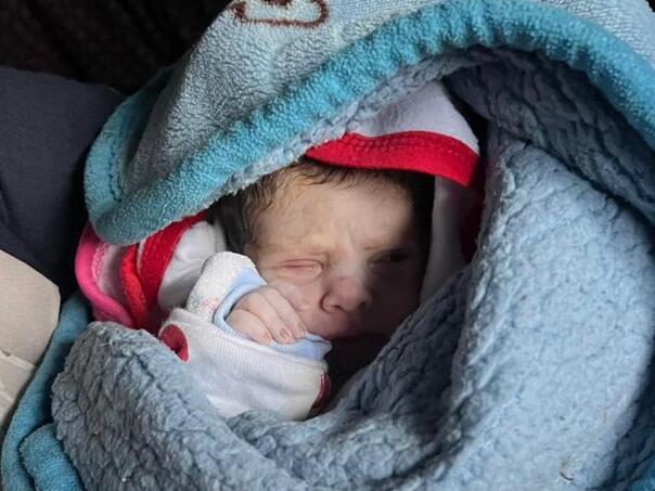 Objavljena fotografija bebe rođene 2024. u Gazi