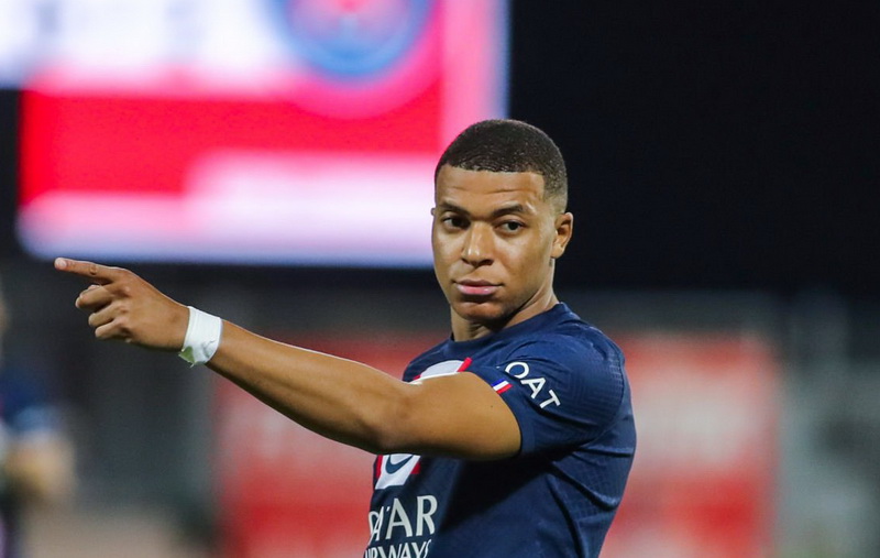 Objavljene cifre koje Kylian Mbappe dobija od PSG-a!