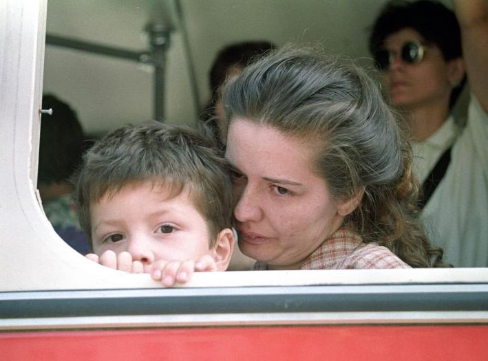 Objavljene do sada neviđene fotografije opsade Sarajeva: Poznajte li nekoga?