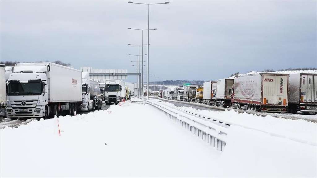 Oblačno jutro u BiH, na Bjelašnici -9 stepeni, snijeg na putevima