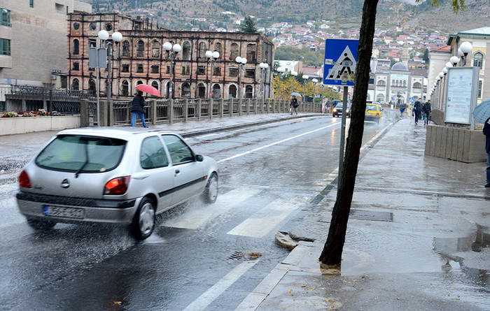 Oblačno s kišom i sutra, obilnije padavine u Hercegovini