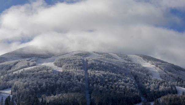 Oblačno sa kišom, na planinama snijeg, u Neumu 15 stepeni