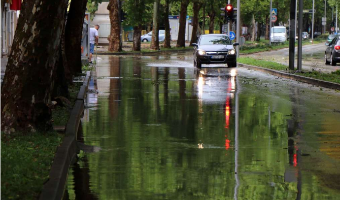 Oblačno vrijeme s kišom i lokalnim pljuskovima