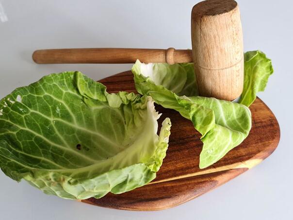 Obloge od kupusa kao spas za otečene noge