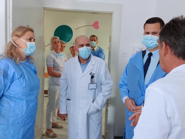 Obnova klinike: Loši uslovi za trudnice i porodilje na UKC Tuzla