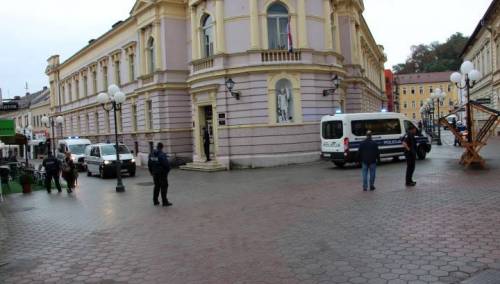 Oboljeli od covida došao na sud, iako mu je određeno kućno liječenje