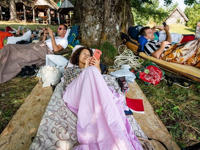 Oboren rekord na takmičenju u ležanju: Čak 12 učesnika leži više od 120 sati
