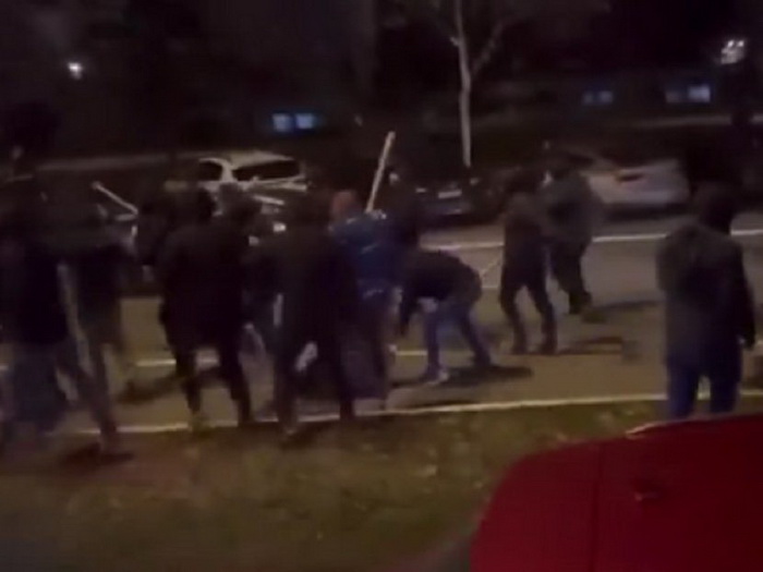 Obračun navijača Zvezde i Partizana: Korištene sjekire i motike
