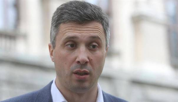 Obradović: Dvije opcije za rješenje krize - demonstracije ili posredovanje EU