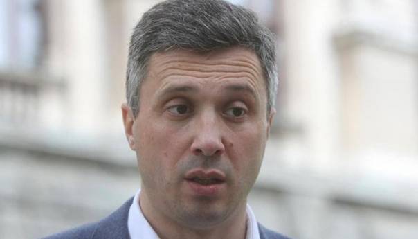 Obradović pozvao vojsku da preuzme vlast u Srbiji, Vulin traži da odgovara